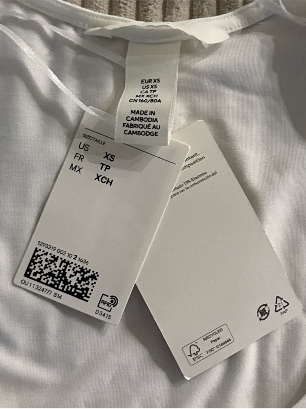 H&M White Scoop Neck Tank - Picture 2 of 2